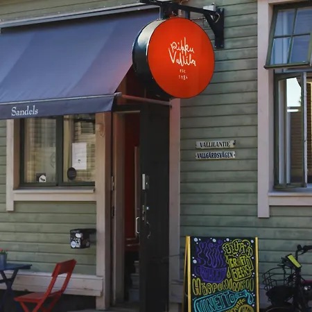 Candy-colored Two-room With Sweet Views Appartement Helsinki